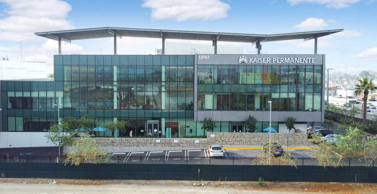 Kasier-Irwindale-glass-facade-1