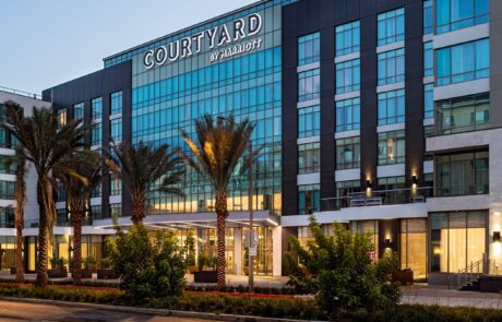 laxmp-exterior-0674-hor-feat